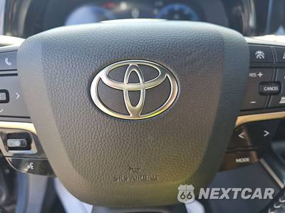 2025 Toyota Crown Signia Limited - zdjęcie 16 z 25 - miniatura