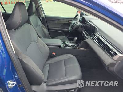 2025 Toyota Camry XLE - zdjęcie 14 z 32 - miniatura