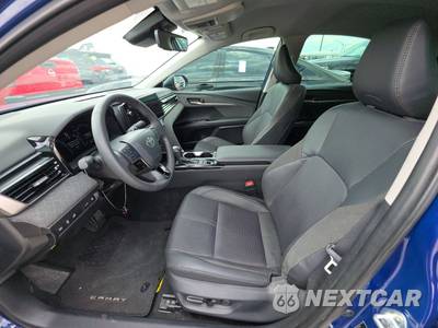 2025 Toyota Camry XLE - zdjęcie 13 z 32 - miniatura