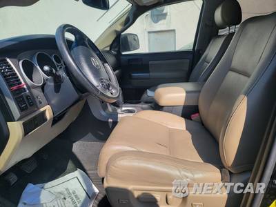 2012 Toyota Sequoia SR5 - zdjęcie 6 z 26 - miniatura