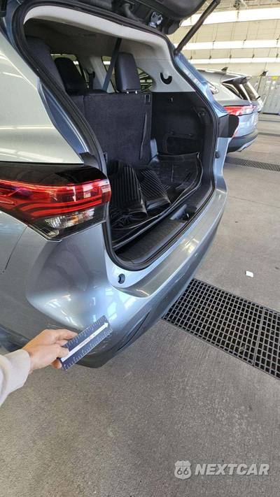 2023 Toyota XLE - zdjęcie 7 z 15 - miniatura