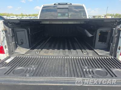 2018 Nissan TITAN Platinum Reserve Crew Cab Extra Short Bed - zdjęcie 16 z 24 - miniatura