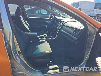 2016 Toyota Camry SE - zdjęcie 8 z 26 - miniatura