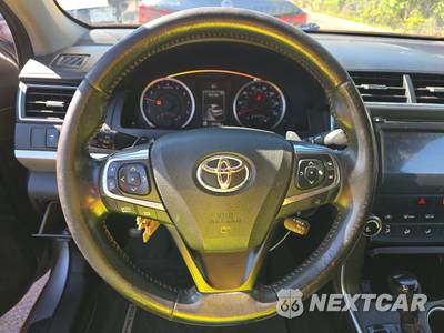 2016 Toyota Camry SE - zdjęcie 10 z 26 - miniatura