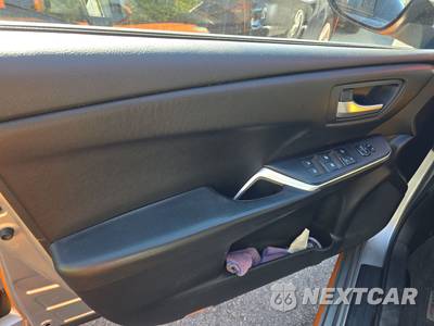 2016 Toyota Camry SE - zdjęcie 9 z 26 - miniatura