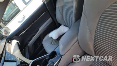 2019 Toyota Camry SE - zdjęcie 19 z 20 - miniatura