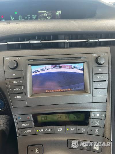 2015 Toyota Prius Two - zdjęcie 10 z 11 - miniatura