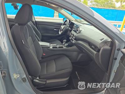 2025 Nissan Sentra SV - zdjęcie 8 z 20 - miniatura