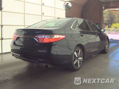 2016 Toyota Camry XSE - zdjęcie 4 z 56 - miniatura