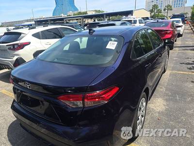 2021 Toyota Corolla LE Sedan - zdjęcie 4 z 31 - miniatura