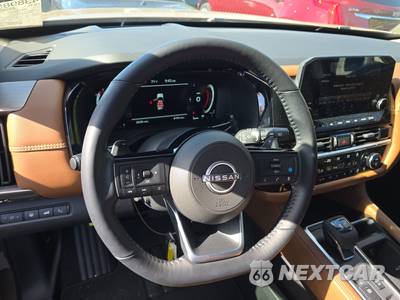 2025 Nissan Pathfinder Platinum - zdjęcie 10 z 24 - miniatura