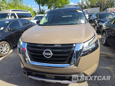 2025 Nissan Pathfinder Platinum - zdjęcie 2 z 24 - miniatura