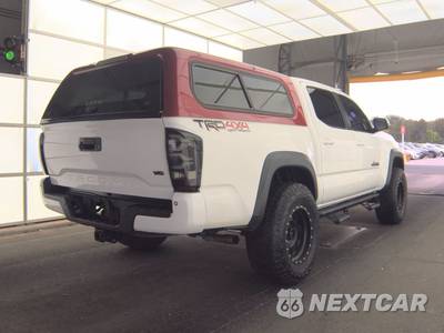 2017 Toyota Tacoma TRD Off-Road Crew Cab Medium Bed - zdjęcie 4 z 24 - miniatura