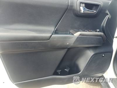 2017 Toyota Tacoma TRD Off-Road Crew Cab Medium Bed - zdjęcie 9 z 24 - miniatura