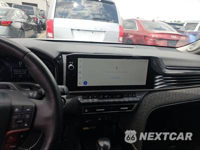 2025 Toyota Camry XLE - zdjęcie 6 z 23 - miniatura