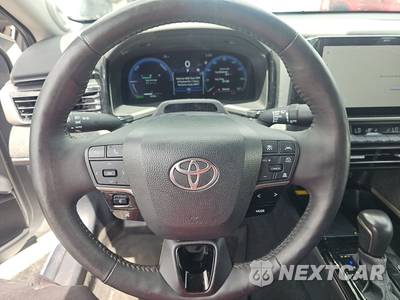 2025 Toyota Camry XLE - zdjęcie 16 z 23 - miniatura