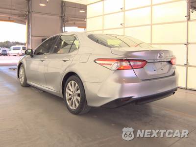 2018 Toyota Camry LE - zdjęcie 6 z 18 - miniatura