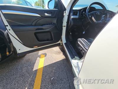 2016 Toyota Highlander XLE - zdjęcie 9 z 19 - miniatura