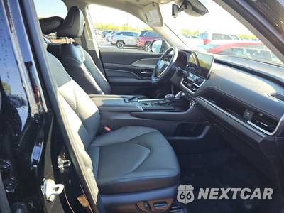 2025 Toyota Grand Highlander XLE - zdjęcie 8 z 30 - miniatura