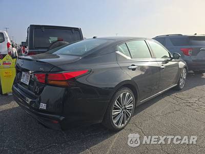 2023 Nissan Altima SL - zdjęcie 4 z 39 - miniatura