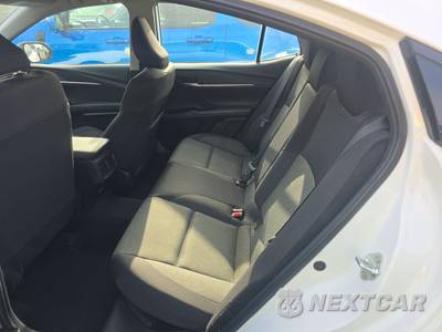 2025 Toyota Camry LE - zdjęcie 13 z 25 - miniatura