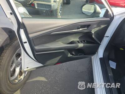 2025 Toyota Camry LE - zdjęcie 9 z 25 - miniatura