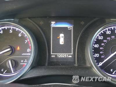 2018 Toyota Camry SE - zdjęcie 18 z 47 - miniatura