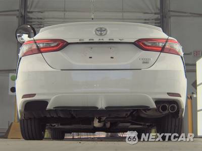 2018 Toyota Camry SE - zdjęcie 7 z 47 - miniatura