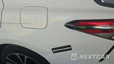 2018 Toyota Camry SE - zdjęcie 34 z 47 - miniatura