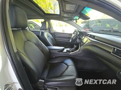2018 Toyota Camry SE - zdjęcie 14 z 47 - miniatura