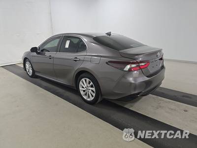 2022 Toyota Camry LE - zdjęcie 6 z 33 - miniatura