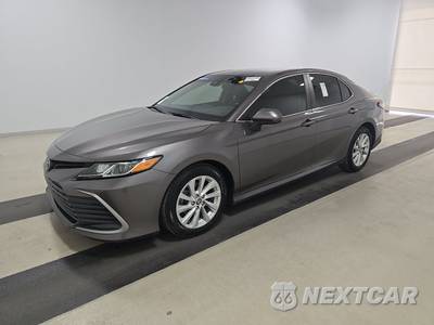 2022 Toyota Camry LE - zdjęcie 1 z 33 - miniatura