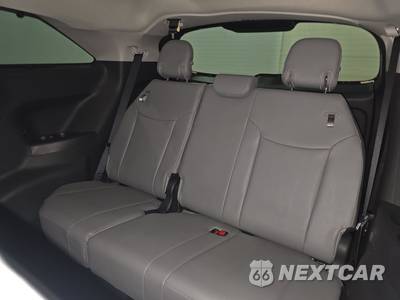 2026 Toyota Sienna XLE 8-Passenger 120.5" WB - zdjęcie 14 z 21 - miniatura