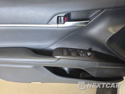 2021 Toyota Camry XSE - zdjęcie 9 z 20 - miniatura