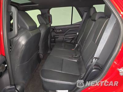 2025 Toyota 4Runner Limited - zdjęcie 13 z 29 - miniatura