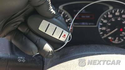 2020 Nissan Pathfinder SV - zdjęcie 18 z 26 - miniatura