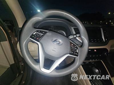 2016 Hyundai Tucson SE w/Beige Interior - zdjęcie 10 z 27 - miniatura