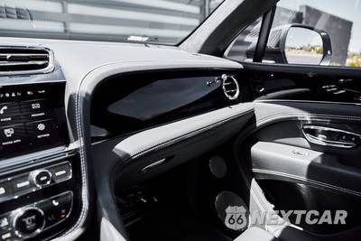 2024 Bentley Bentayga V8 - zdjęcie 79 z 82 - miniatura