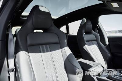 2025 Aston Martin DBX707 707 - zdjęcie 45 z 79 - miniatura