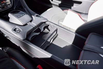 2023 Aston Martin DBS Convertible - zdjęcie 56 z 69 - miniatura