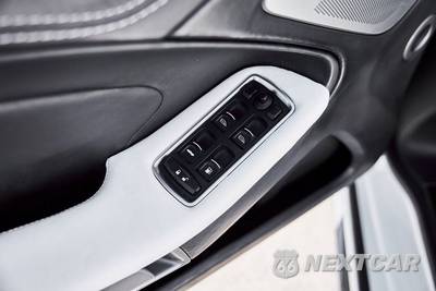 2017 Aston Martin Vanquish S Convertible - zdjęcie 39 z 74 - miniatura