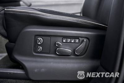 2023 Bentley Bentayga EWB Azure V8 - zdjęcie 36 z 87 - miniatura