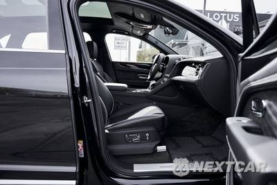 2023 Bentley Bentayga EWB Azure V8 - zdjęcie 24 z 87 - miniatura