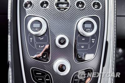 2017 Aston Martin Vanquish S Convertible - zdjęcie 66 z 74 - miniatura