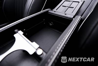 2016 Aston Martin DB9 GT Convertible - zdjęcie 79 z 99 - miniatura