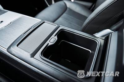 2025 Land Rover Range Rover SE - zdjęcie 61 z 76 - miniatura