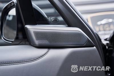 2025 Land Rover Range Rover SE - zdjęcie 33 z 76 - miniatura