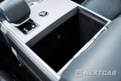 2025 Land Rover Range Rover SE - zdjęcie 63 z 76 - miniatura
