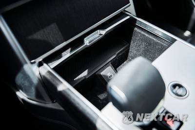 2025 Land Rover Range Rover SE - zdjęcie 64 z 76 - miniatura