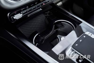 2026 Mercedes-Benz AMG G 63 4MATIC - zdjęcie 68 z 84 - miniatura